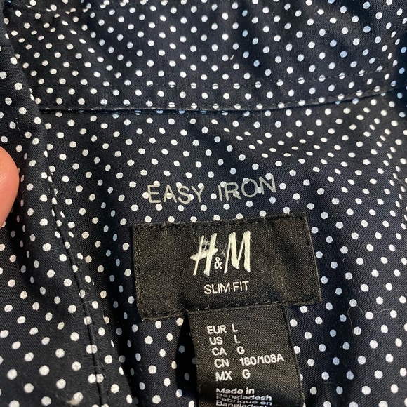 Button up shirt. No pockets. Like new - Picture 2 of 2